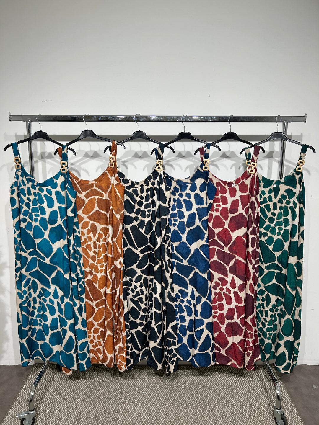 ROBE NELYORA