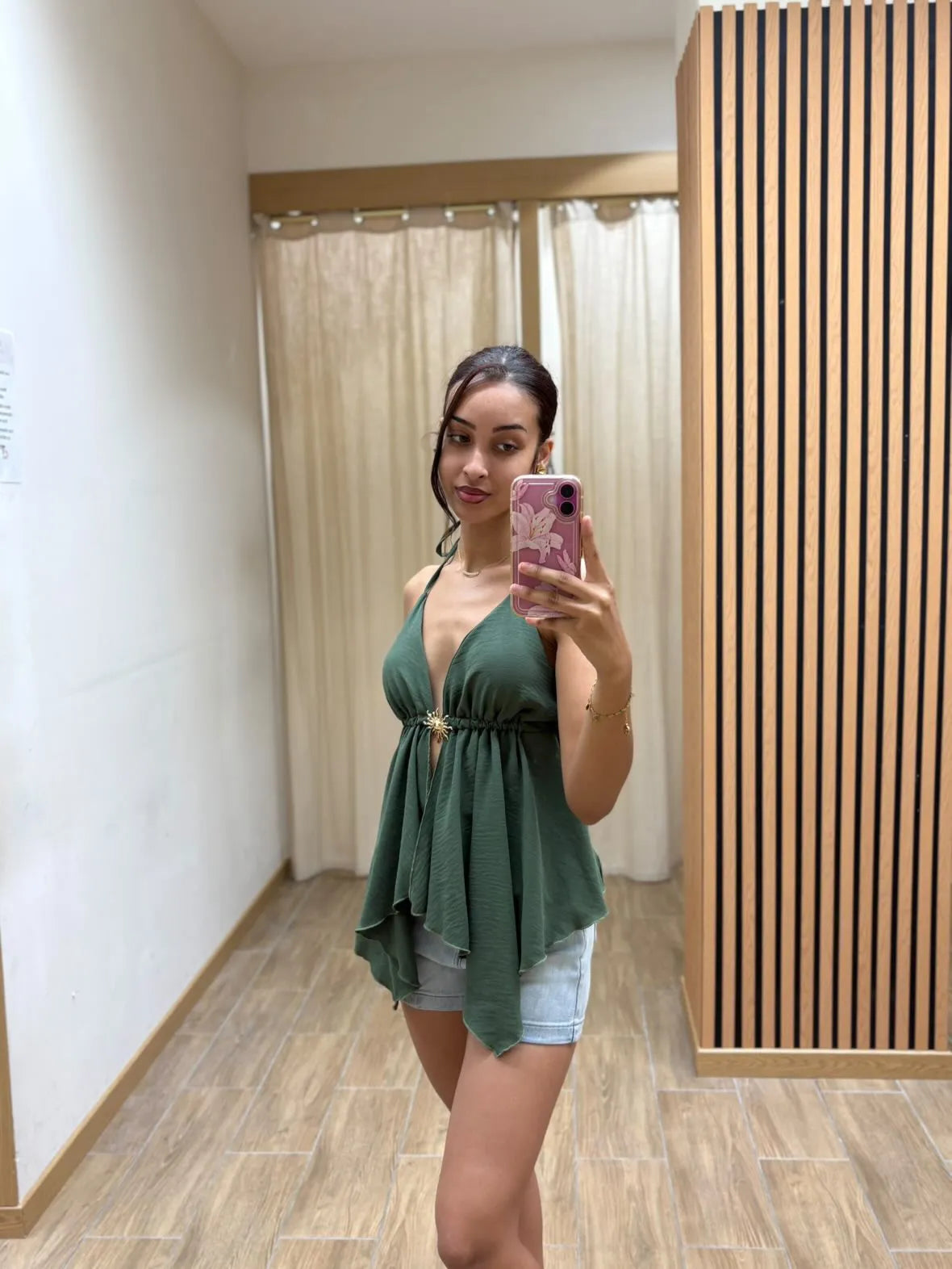TOP LEONYA