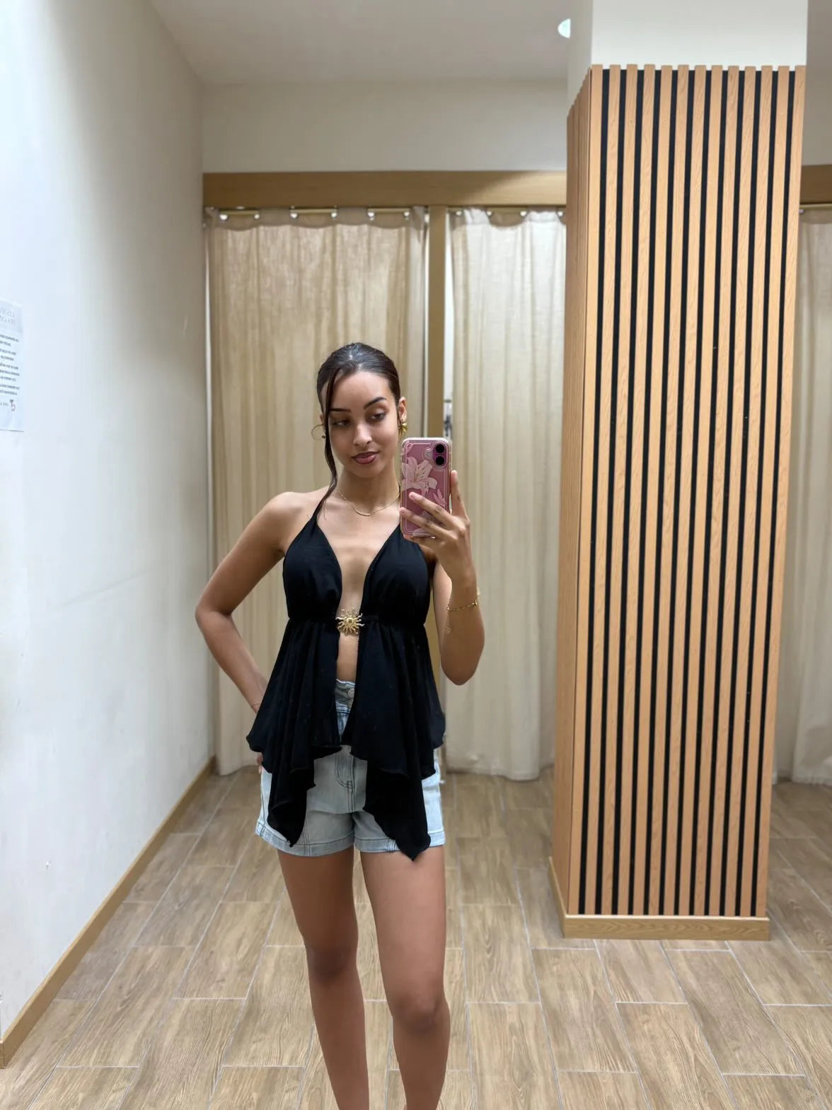 TOP LEONYA