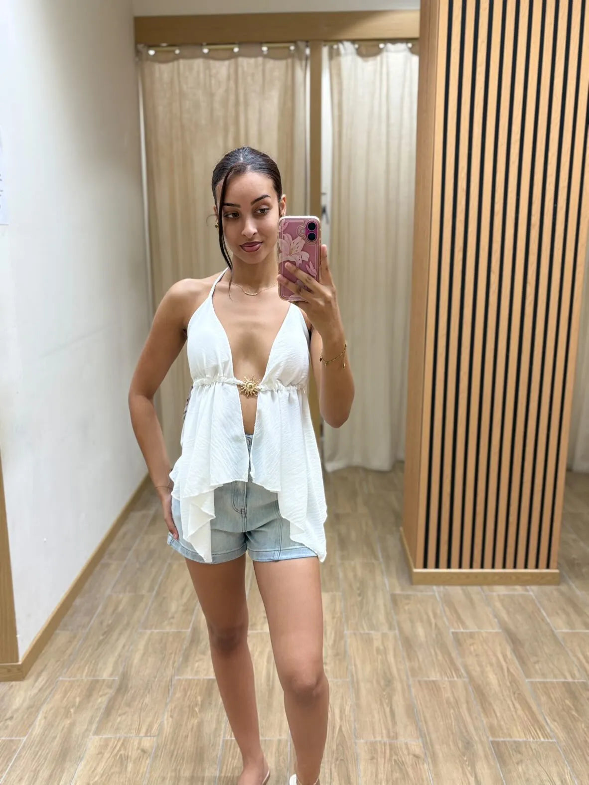 TOP LEONYA