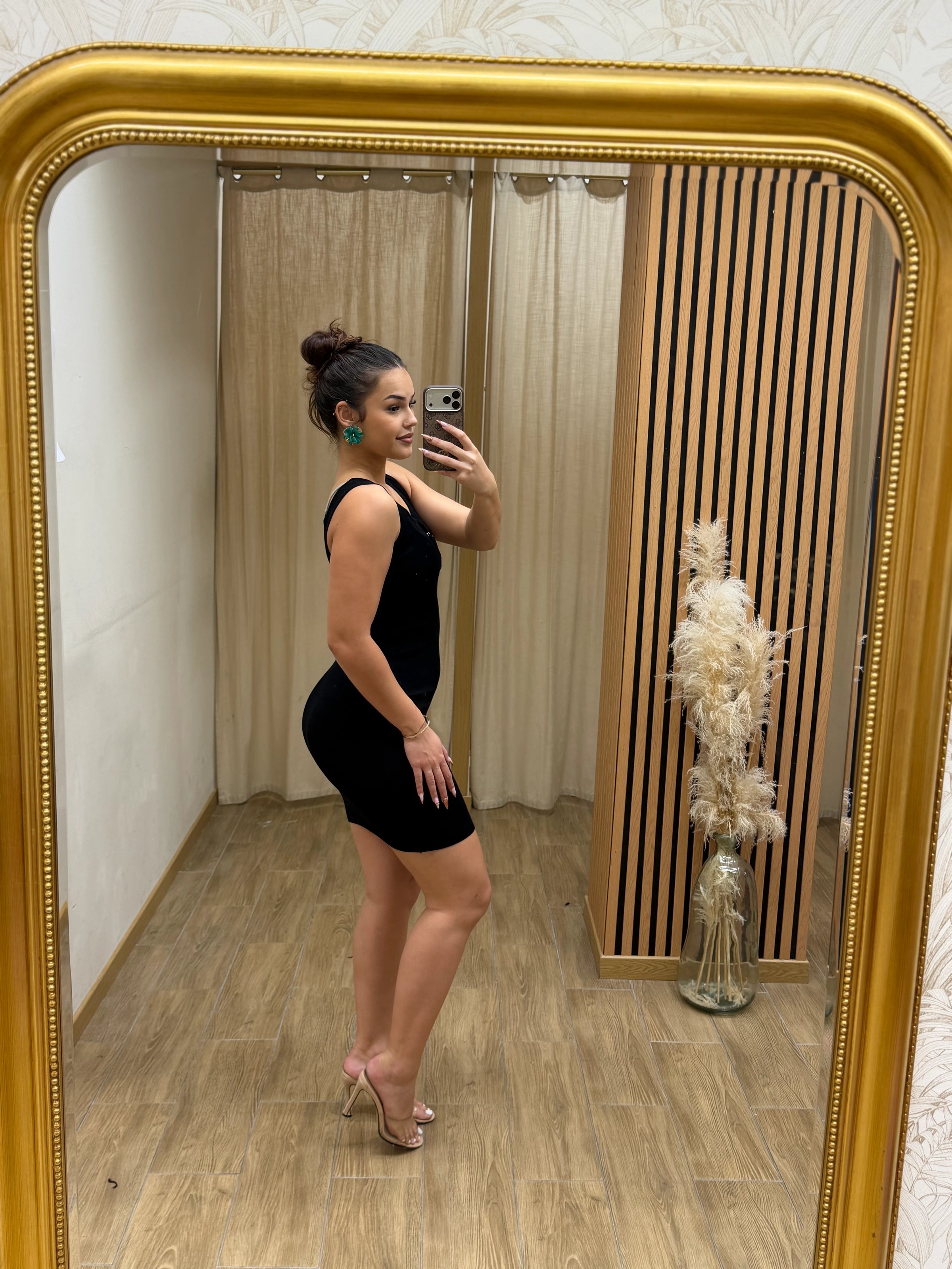 ROBE LEIKA