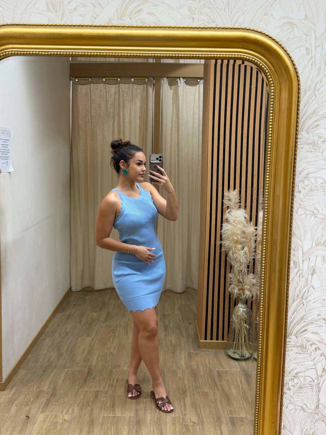ROBE APRIL