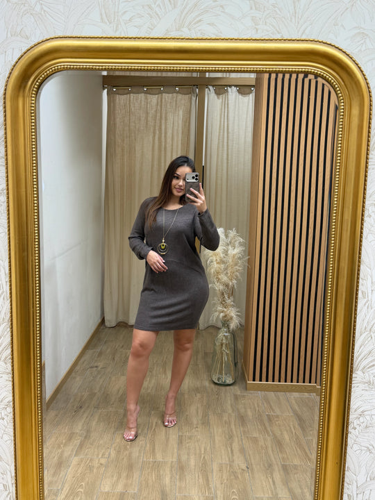 Robe pull Amel féminine tendance – Chic &amp; Toi La Réunion