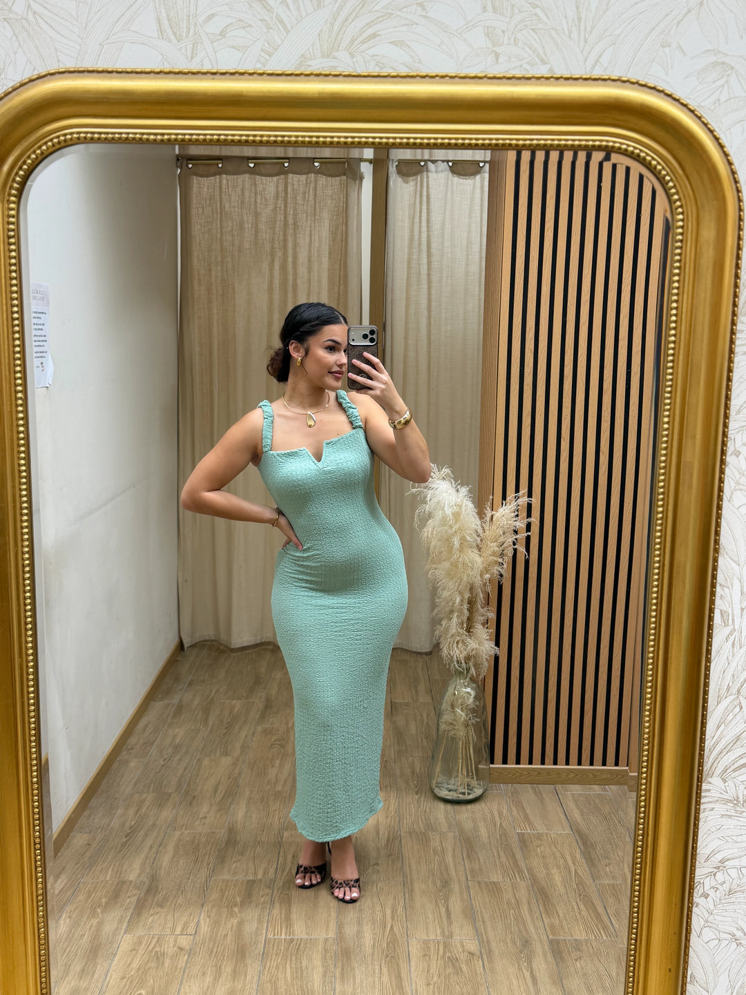 ROBE KENYLAN