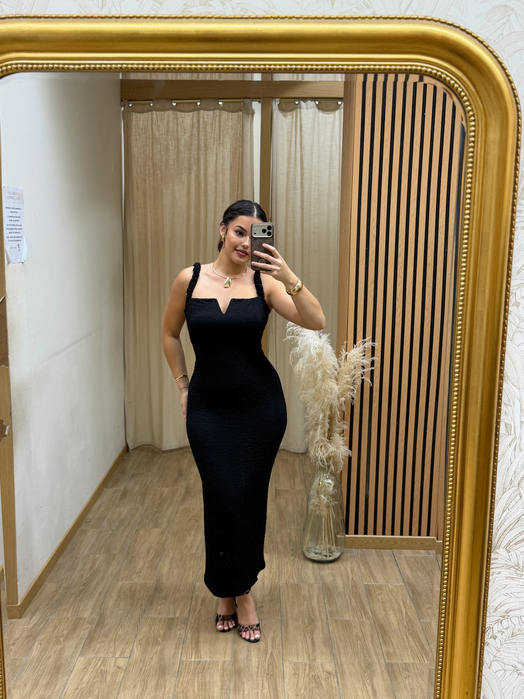 ROBE KENYLAN