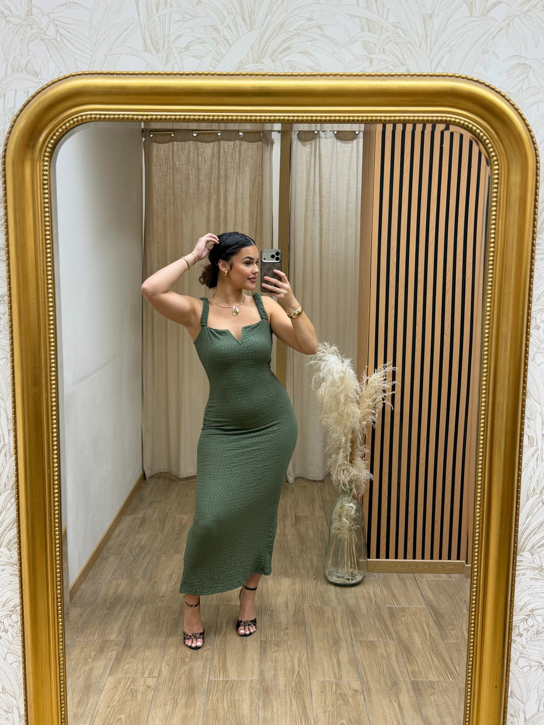 ROBE KENYLAN