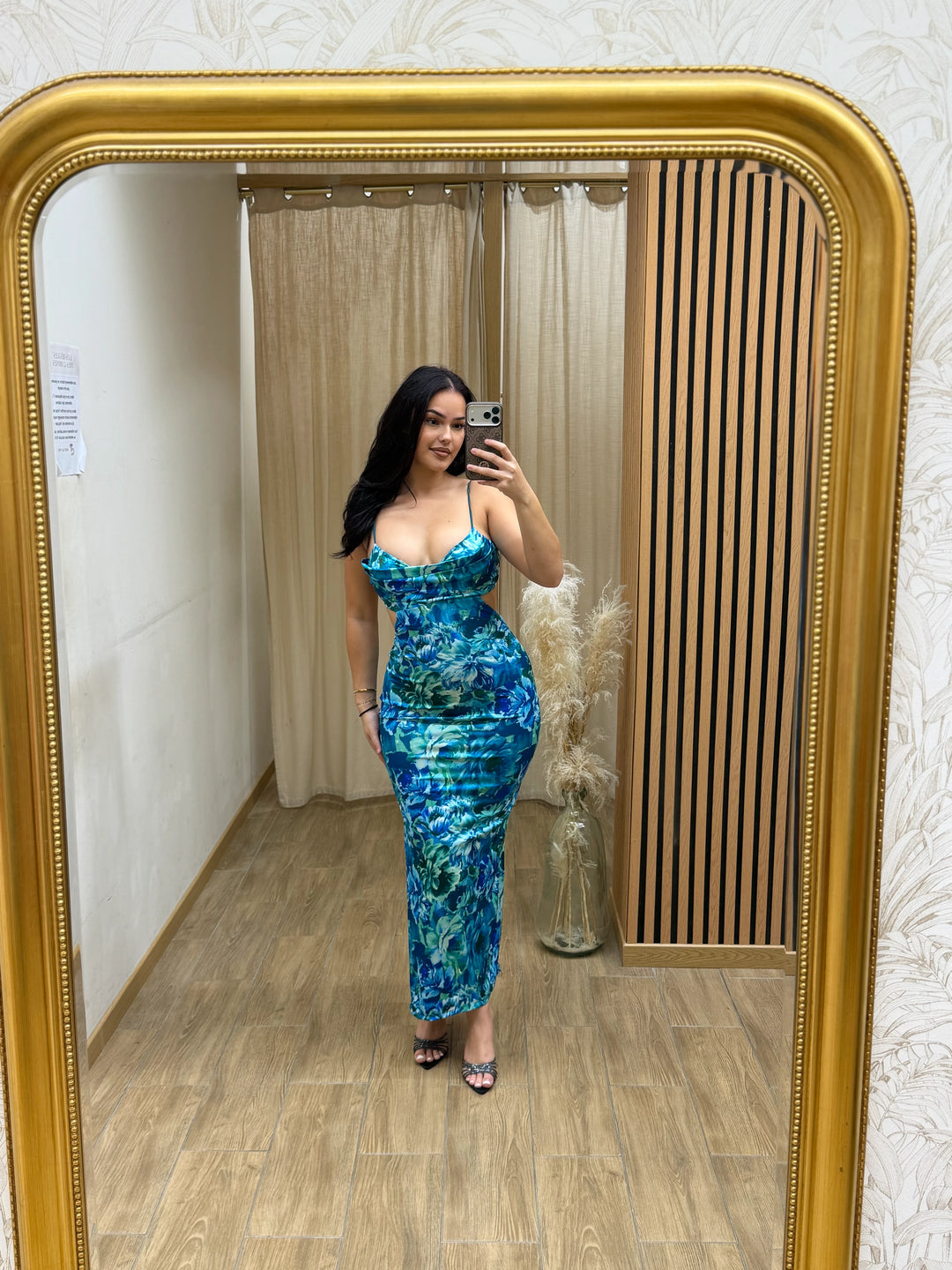 ROBE WYNORA