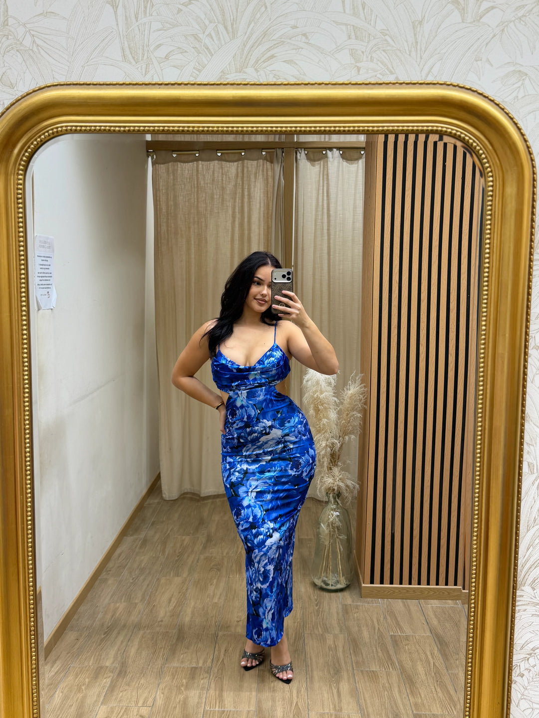 ROBE WYNORA