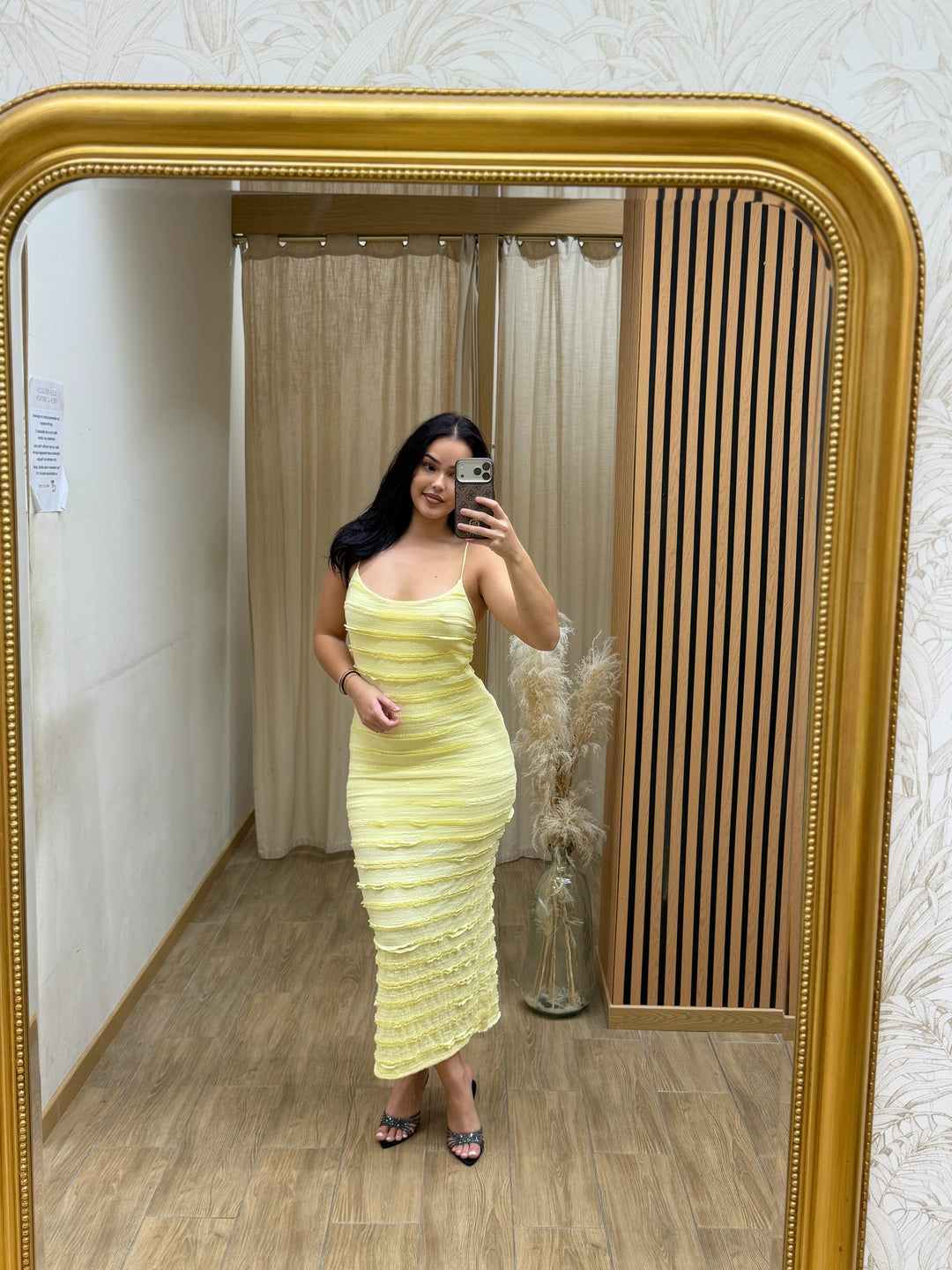 ROBE ZOHRA