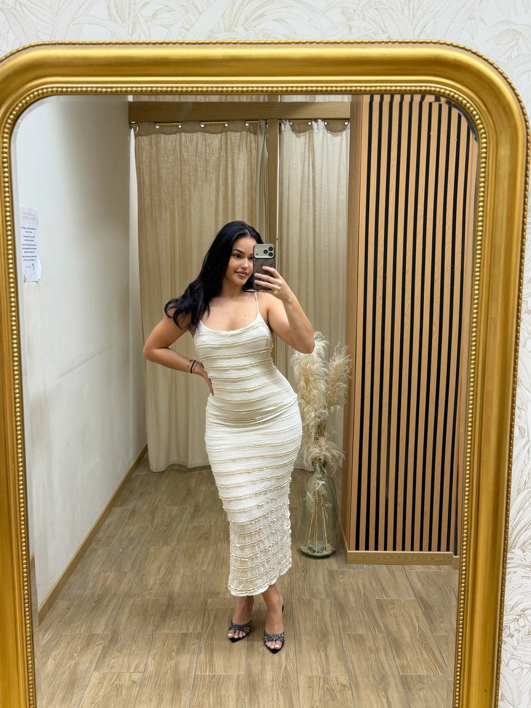 ROBE ZOHRA