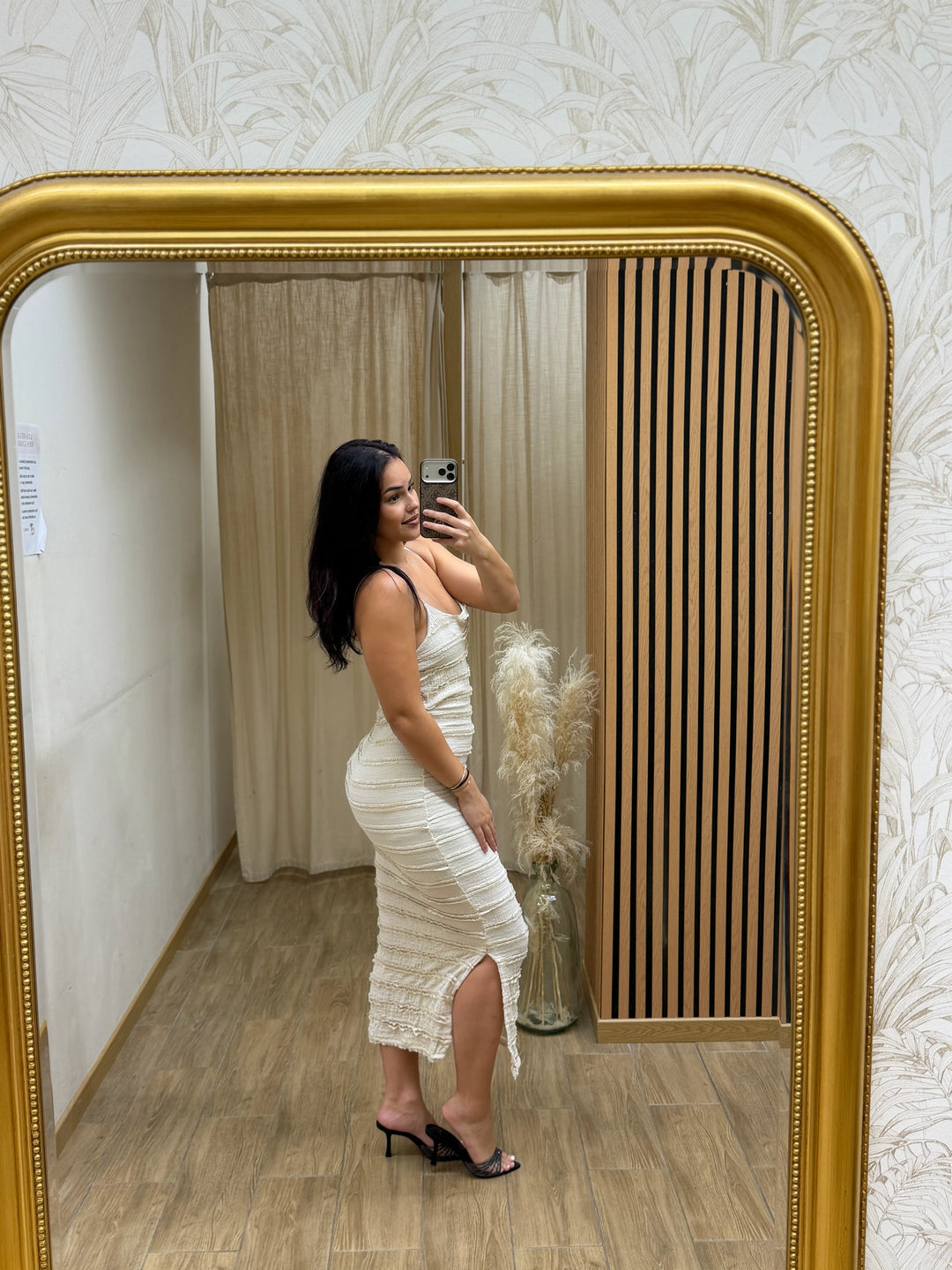 ROBE ZOHRA