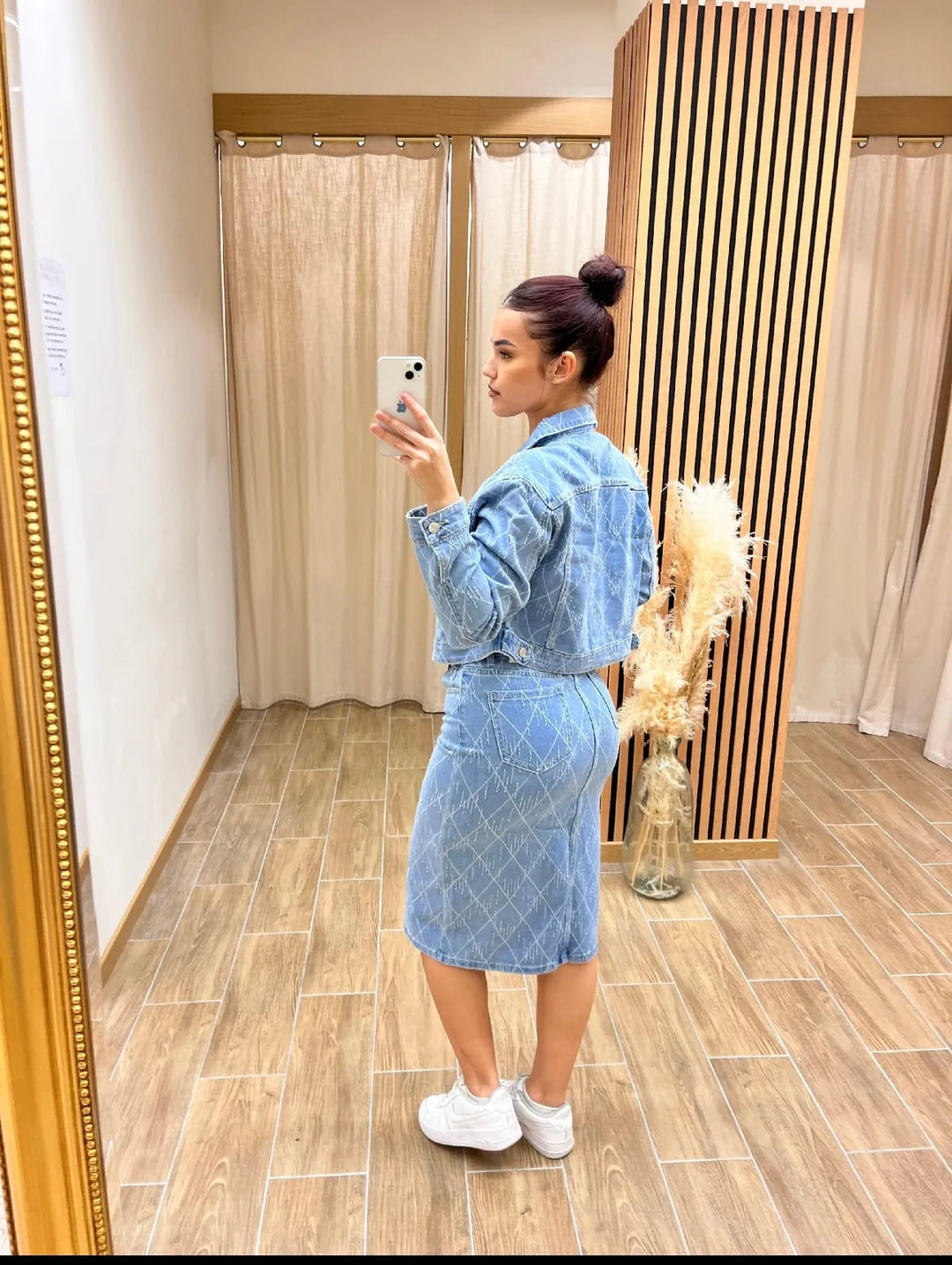 Jupe denim foncée coupe élégante femme – boutique mode Réunion